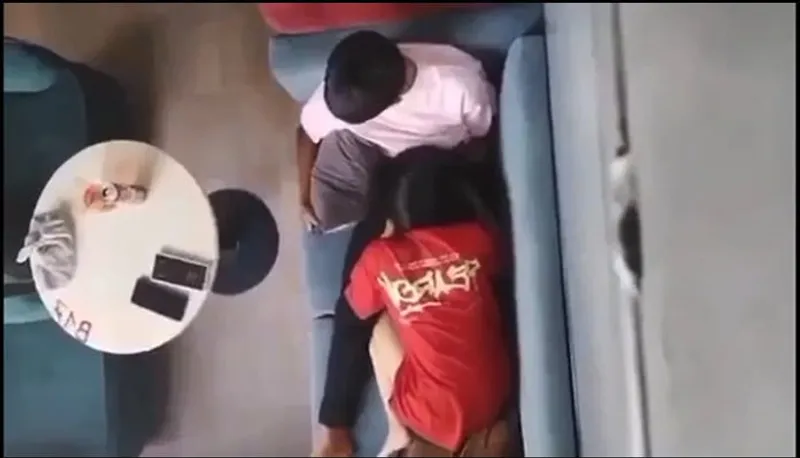 Quay lén bồ mút bú cho eny nơi công cộng